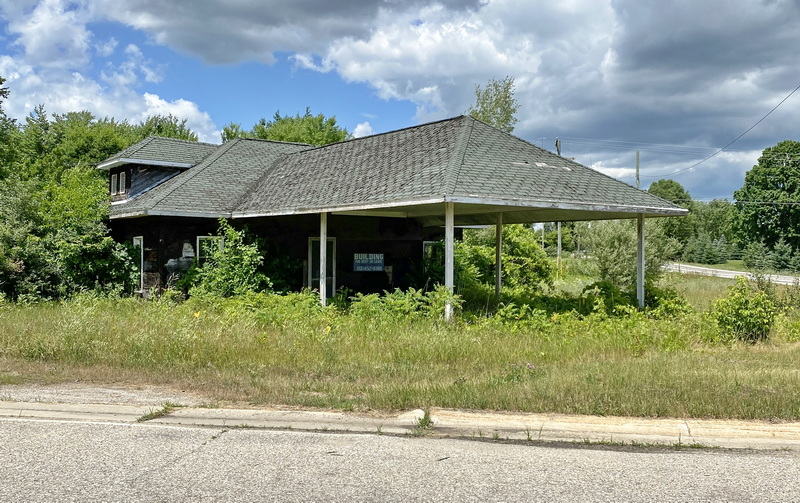Arcadia - July 2020 - Old Gas Station (newer photo)